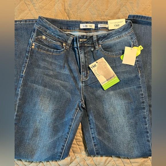YMI Want a betta butt  mid rise skinny jeans size 11 NWT - Picture 1 of 5